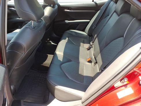 Used 2018 Toyota Camry XSE FWD image 14