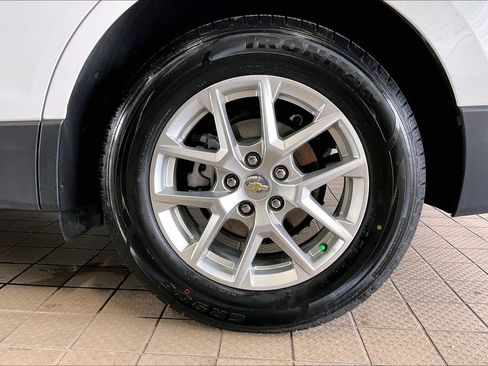 Used 2024 Chevrolet Equinox LT FWD image 32