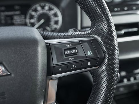 Used 2024 Mitsubishi Outlander SE image 35