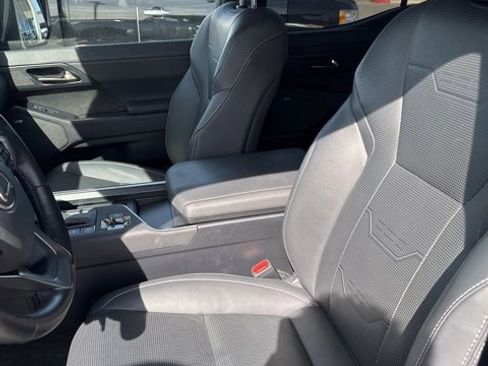 Used 2024 Lexus GX 550 image 11