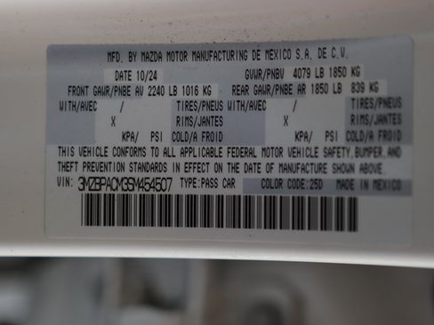 Used 2025 MAZDA MAZDA3 s image 37