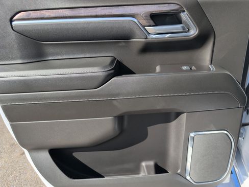 Used 2025 Chevrolet Silverado 1500 LTZ w/ Z71 Off-Road Package image 29