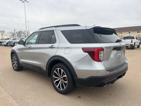 Used 2020 Ford Explorer ST image 5