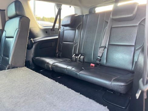 Used 2019 Chevrolet Suburban Premier AWD/4WD image 12