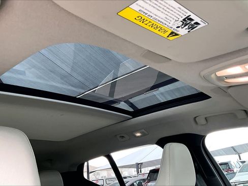 Used 2025 Volvo XC40 B5 Ultra w/ Climate Package image 14