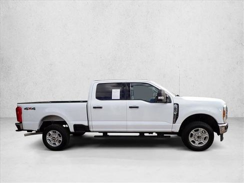 Certified 2025 Ford F250 XLT image 5