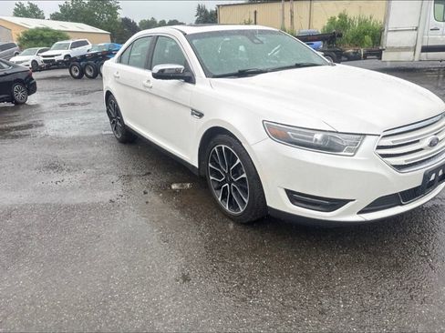 Used 2019 Ford Taurus Limited AWD/4WD image 3