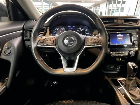 Used 2018 Nissan Rogue SV FWD image 6
