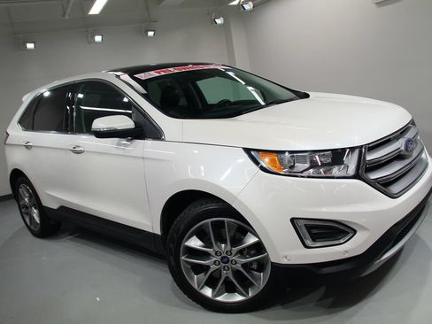 Used 2015 Ford Edge Titanium w/ Equipment Group 302A AWD/4WD image 10