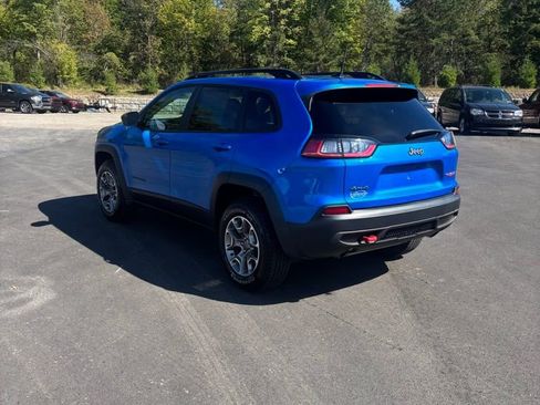Used 2022 Jeep Cherokee Trailhawk image 3
