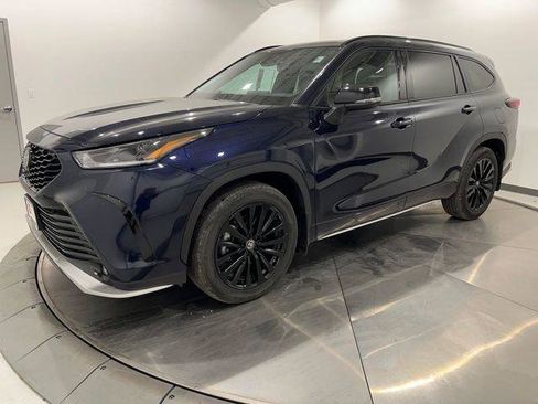 Certified 2024 Toyota Highlander XSE image 1