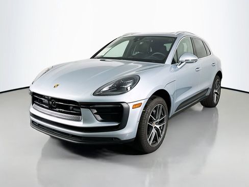 Used 2024 Porsche Macan image 1