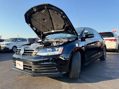 Used 2017 Volkswagen Jetta SE FWD image 8