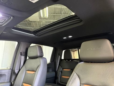 Used 2020 GMC Sierra 1500 AT4 w/ Technology Package AWD/4WD image 6