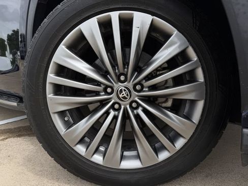 Used 2021 Toyota Highlander Platinum FWD image 10