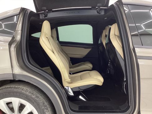 Used 2016 Tesla Model X 75D image 27