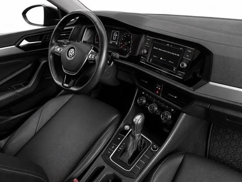 Used 2019 Volkswagen Jetta SE w/ Cold Weather Package FWD image 26