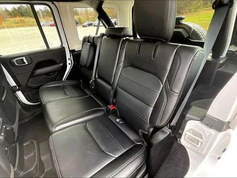 Used 2021 Jeep Wrangler Unlimited Sahara image 26