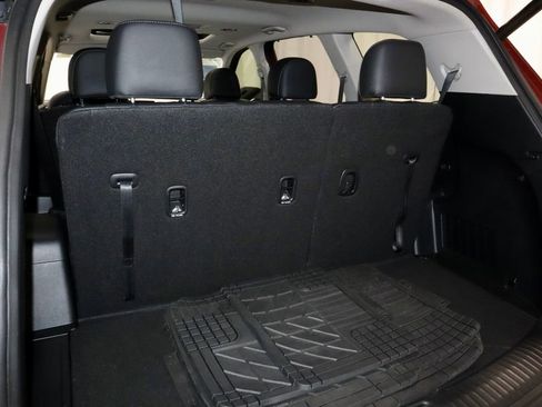 Used 2024 Kia Telluride EX w/ EX Captain's Chair Package AWD/4WD image 16