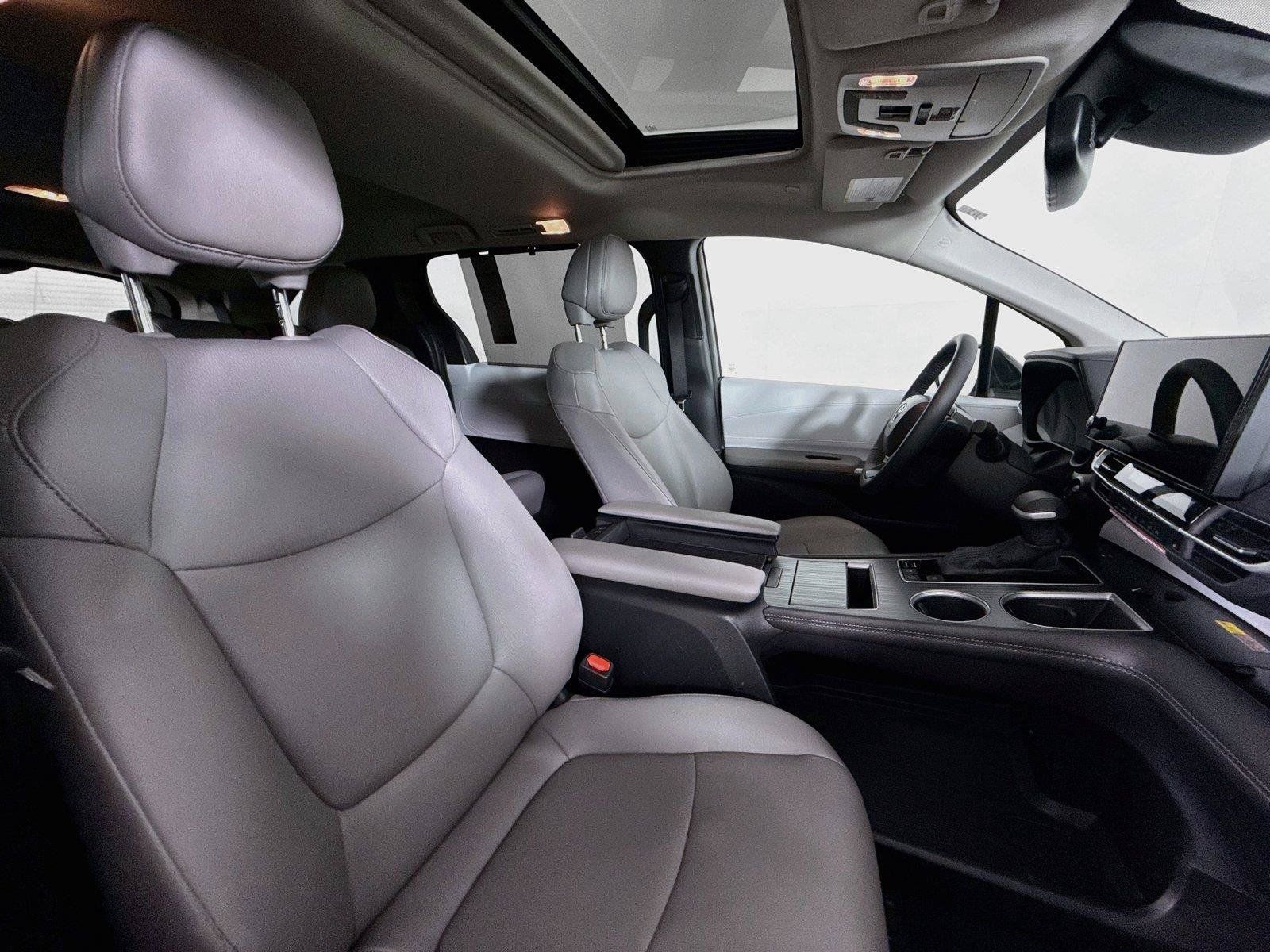 Certified 2026 Toyota Sienna XLE FWD image 42