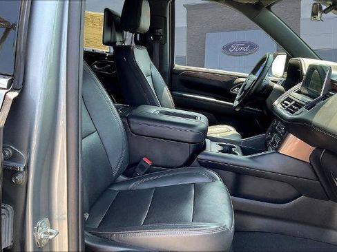 Used 2023 Chevrolet Suburban High Country RWD image 51