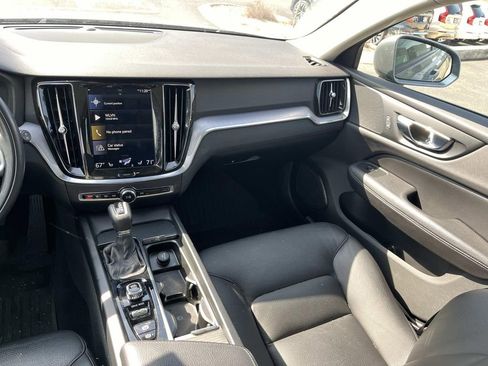Used 2020 Volvo V60 T5 Momentum w/ Protection Package image 15