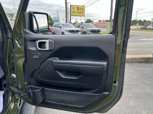 Used 2021 Jeep Wrangler Sport AWD/4WD image 43