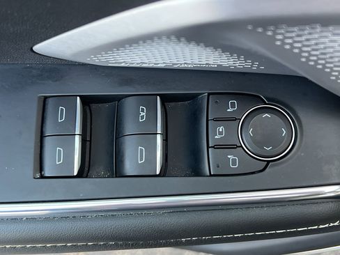 Used 2024 GMC Acadia Denali w/ Super Cruise Package image 14