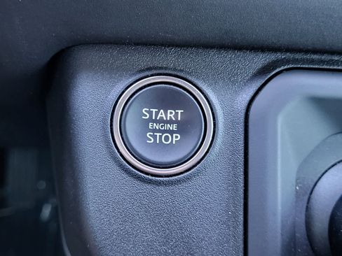 Used 2024 Land Rover Defender 110 X-Dynamic SE AWD/4WD image 20