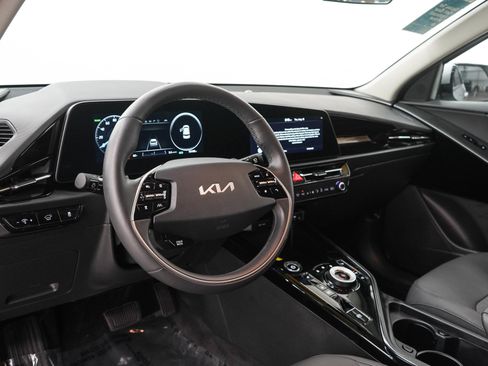 Used 2024 Kia Niro Wind w/ Wind Preserve Package FWD image 24