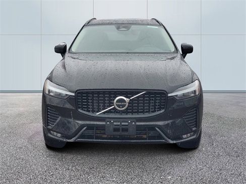 Used 2025 Volvo XC60 B5 Plus image 2