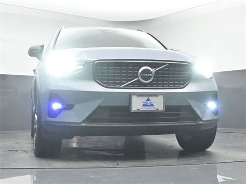 Used 2023 Volvo XC40 B5 Plus w/ Protection Package Premier image 35