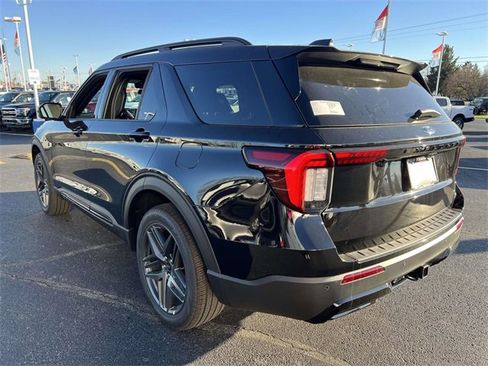 New 2026 Ford Explorer ST-Line w/ ST-Line Street Pack image 3