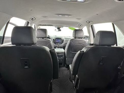 Used 2021 Chevrolet Traverse RS image 19