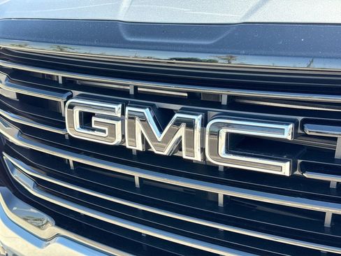 Used 2024 GMC Terrain SLT w/ Elevation Edition AWD/4WD image 14