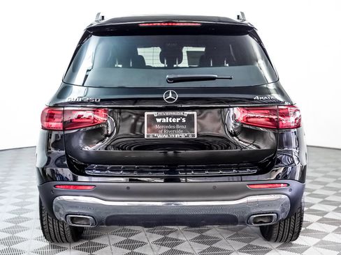 New 2025 Mercedes-Benz GLB 250 250 4MATIC image 10
