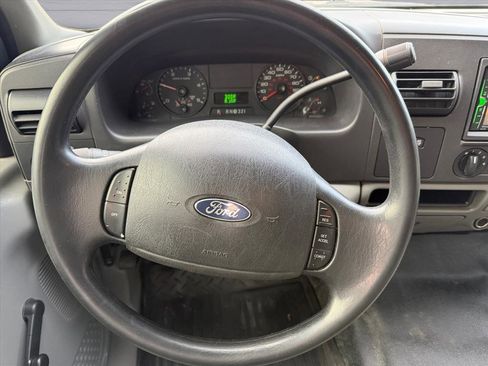 Used 2005 Ford F250 XL image 14