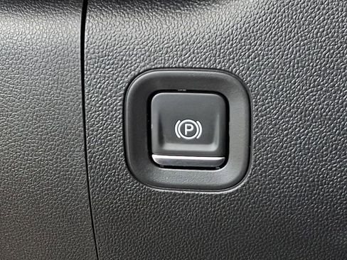 Used 2024 Chevrolet Silverado 1500 Custom Trail Boss w/ LPO, Dark Essentials Package image 27