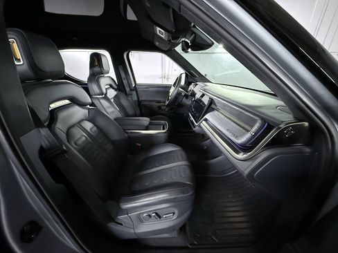 Used 2022 Rivian R1T Adventure image 28