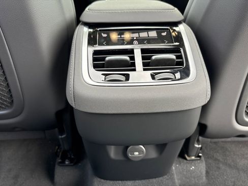 New 2026 Volvo XC90 B6 Plus image 15