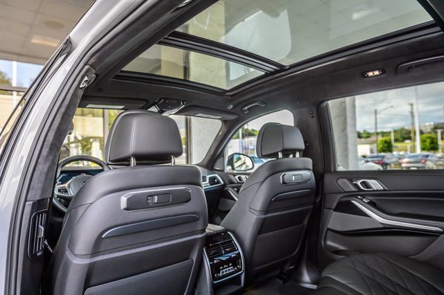 Used 2024 BMW X7 xDrive40i w/ Executive Package AWD/4WD image 44