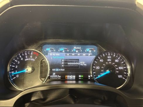 Used 2018 Ford Expedition XLT w/ Equipment Group 202A RWD image 28