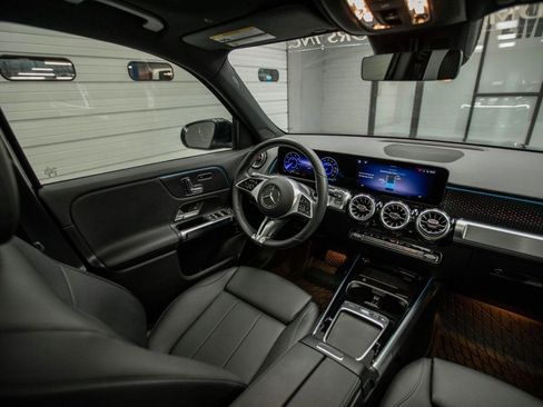 Used 2025 Mercedes-Benz EQB 300 4MATIC image 14
