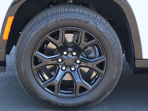 Used 2023 Jeep Wagoneer Series II image 36