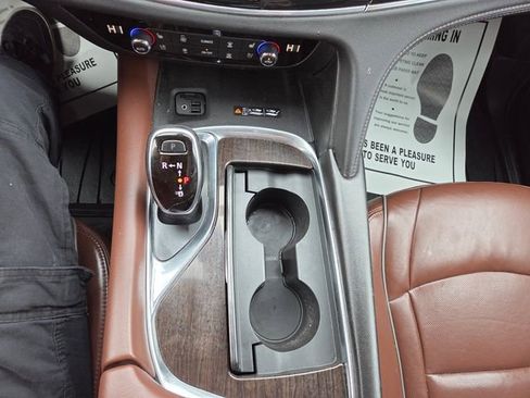 Used 2021 Buick Enclave Avenir w/ Avenir Technology Package AWD/4WD image 39