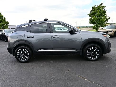 Certified 2026 Nissan Kicks SV w/ SV Premium Package AWD/4WD image 5