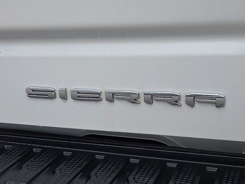 Used 2023 GMC Sierra 1500 Denali w/ Denali Reserve Package AWD/4WD image 8