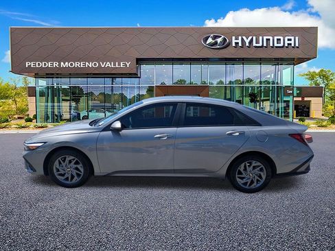 Certified 2024 Hyundai Elantra SEL FWD image 6