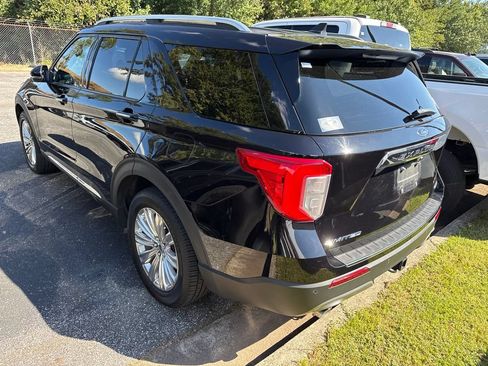 Used 2021 Ford Explorer Limited w/ Equipment Group 301A AWD/4WD image 12