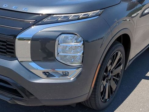 New 2026 Mitsubishi Outlander LE FWD image 9